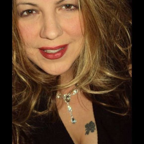 Meet your Posher, Katherine - Picture 1 of 1